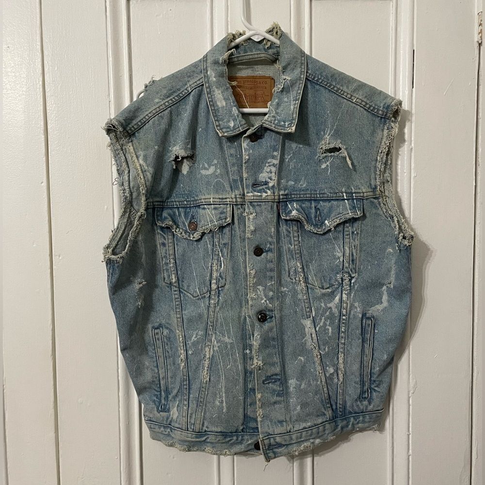 Levi’s cut off trucker jacket